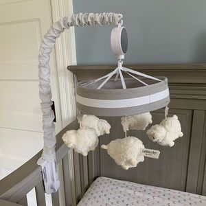 Lambs & Ivy musical lamb mobile